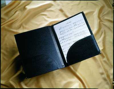 Chormappe in Kleiner-Größe mit Einstecktaschen und Haltebändern