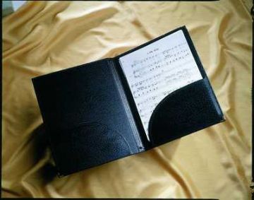 Music Folder - A4 choral folder, bottom pockets, strings